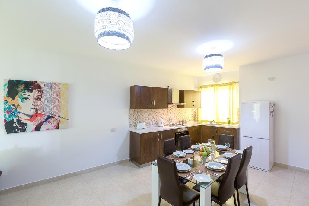 North Side Apartment 1 L-Imgarr Bagian luar foto