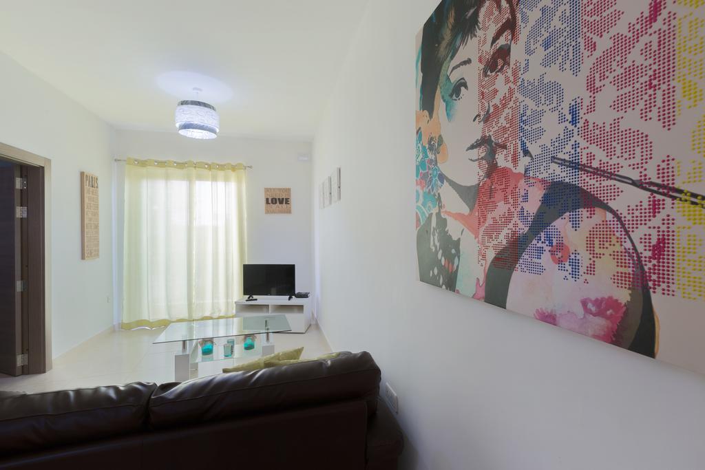 North Side Apartment 1 L-Imgarr Bagian luar foto