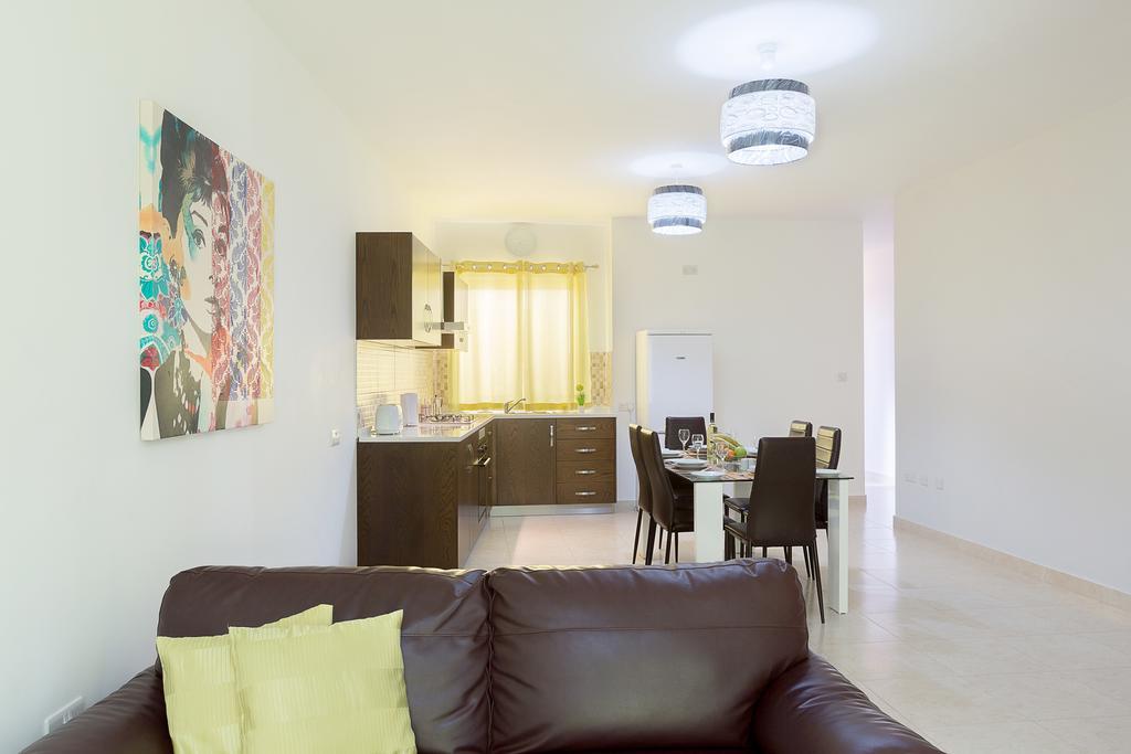 North Side Apartment 1 L-Imgarr Bagian luar foto