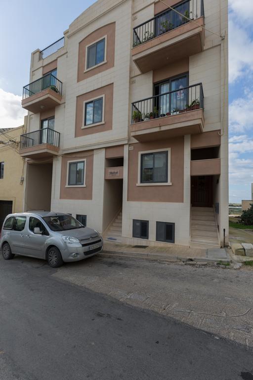 North Side Apartment 1 L-Imgarr Bagian luar foto