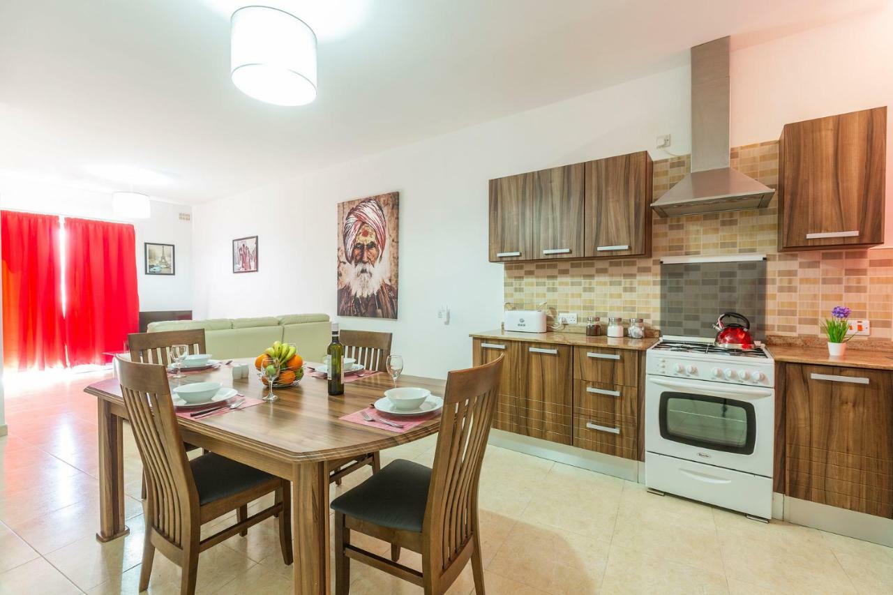 North Side Apartment 1 L-Imgarr Bagian luar foto