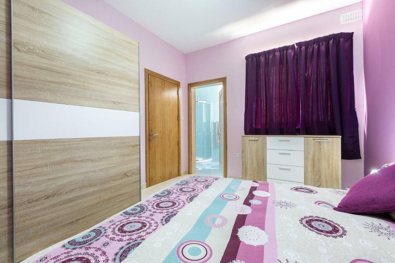 North Side Apartment 1 L-Imgarr Bagian luar foto