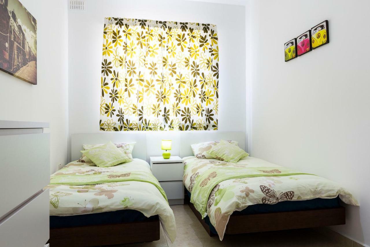North Side Apartment 1 L-Imgarr Bagian luar foto
