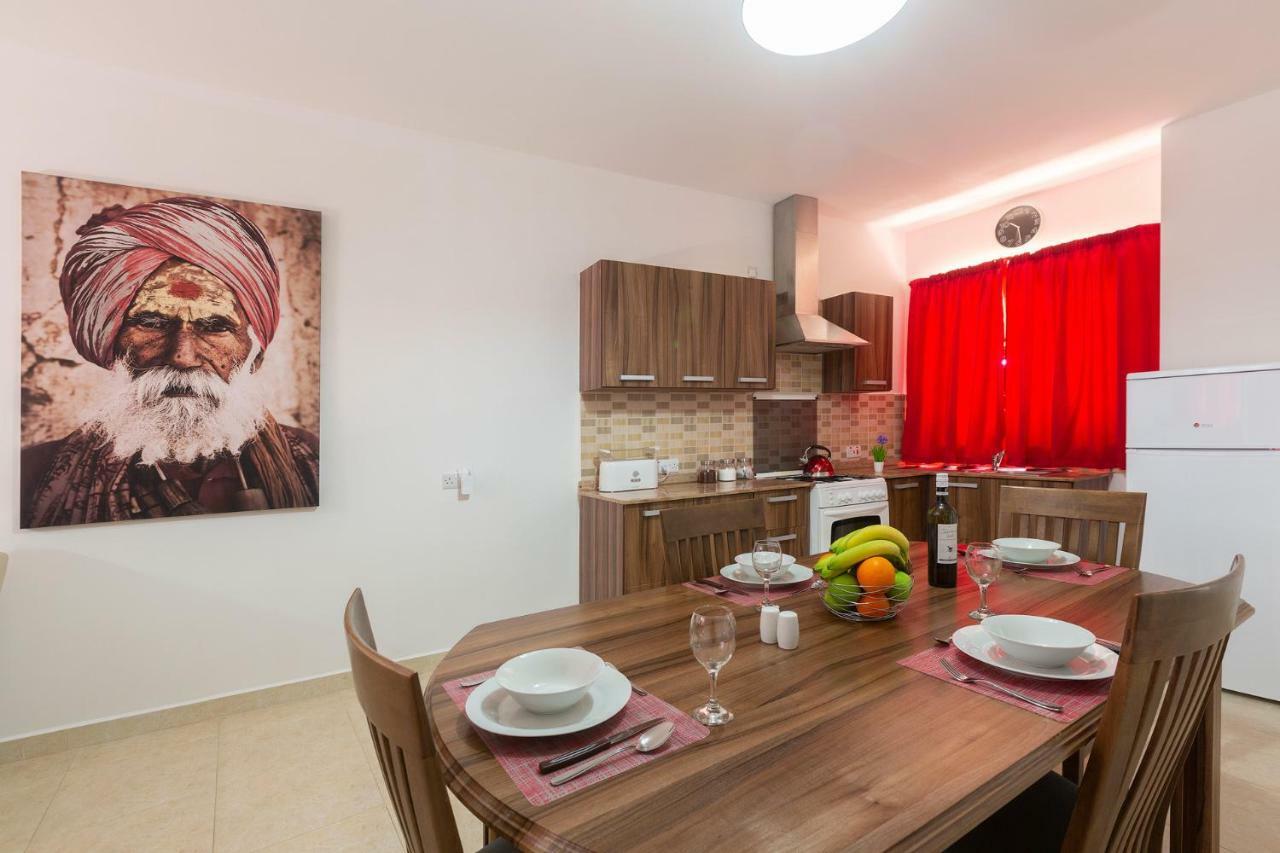 North Side Apartment 1 L-Imgarr Bagian luar foto